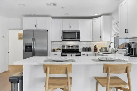 445 Reid Street Sarasota FL 34242