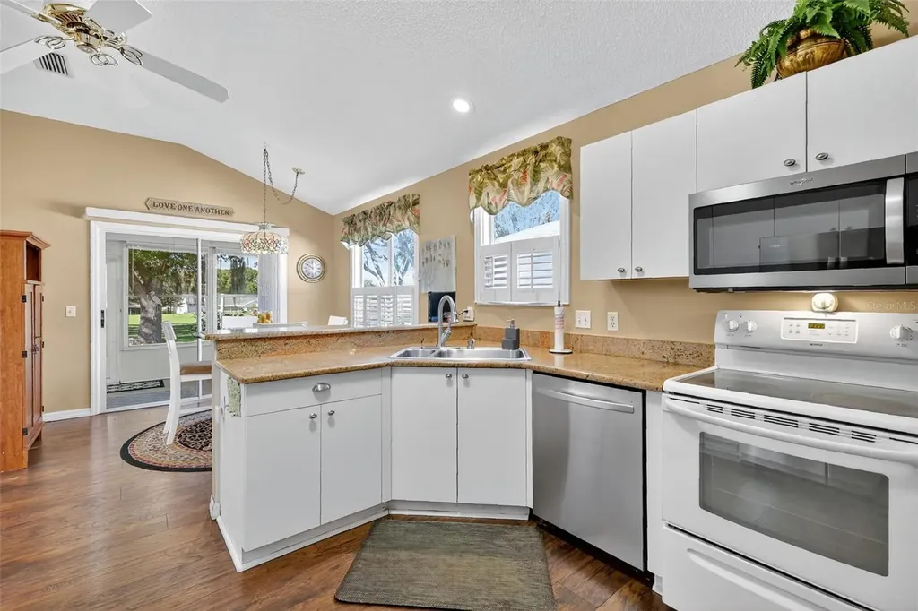 931 Oleander Street Lady Lake FL 32159
