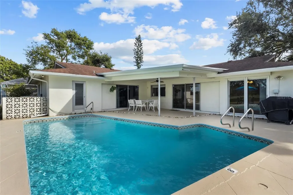 433 Whitfield Avenue Sarasota FL 34243