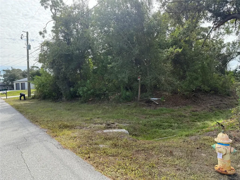 7483 Regina Drive Englewood FL 34224