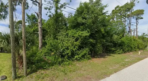 7483 Regina Drive Englewood FL 34224
