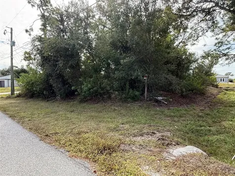 7483 Regina Drive Englewood FL 34224