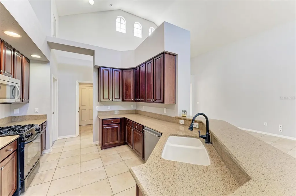 7114 Cromwell Park Lane Apollo Beach FL 33572