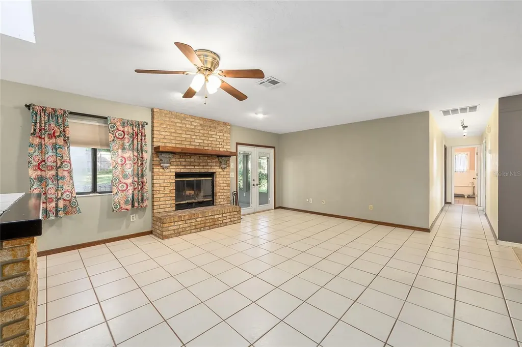 4450 NE 2nd Court Ocala FL 34479