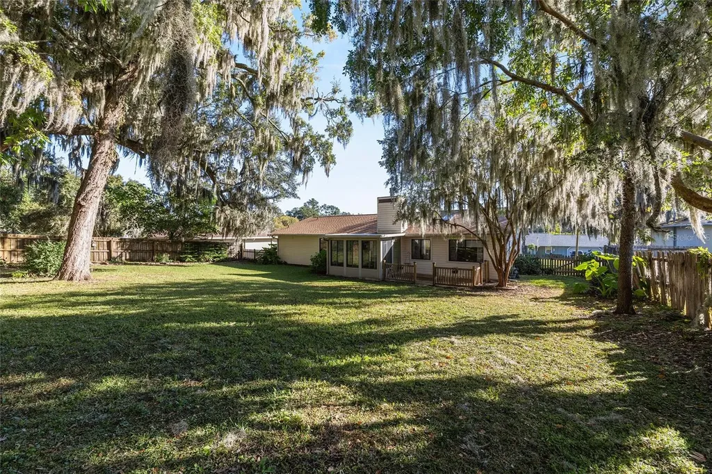 4450 NE 2nd Court Ocala FL 34479