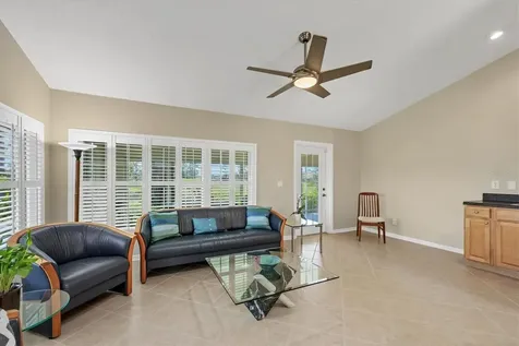 4416 Calle Serena Sarasota FL 34238