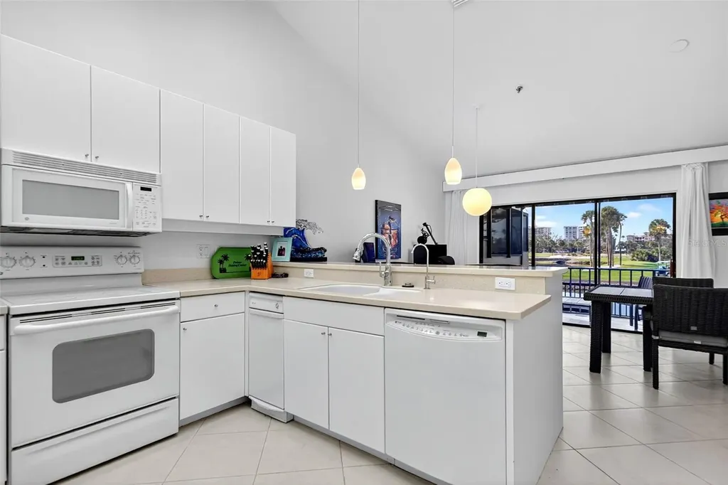 2323 Harbour Oaks Drive Longboat Key FL 34228