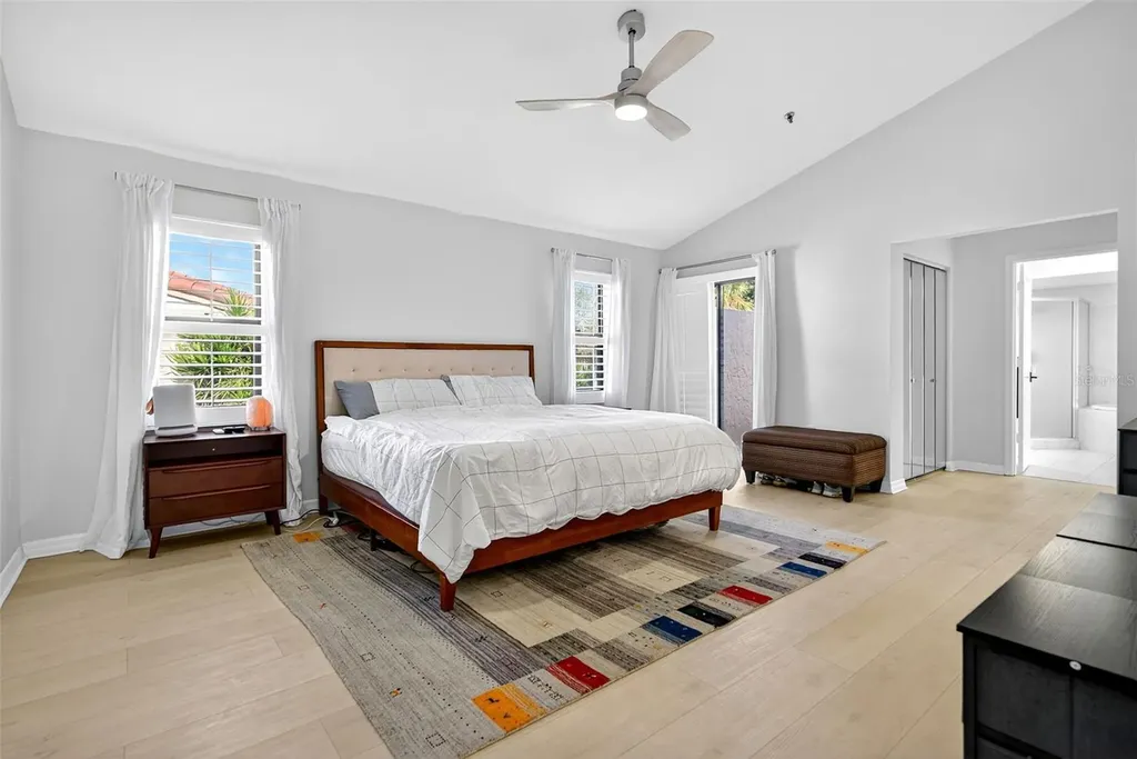 2323 Harbour Oaks Drive Longboat Key FL 34228
