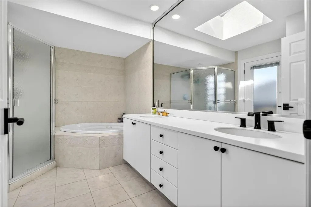2323 Harbour Oaks Drive Longboat Key FL 34228