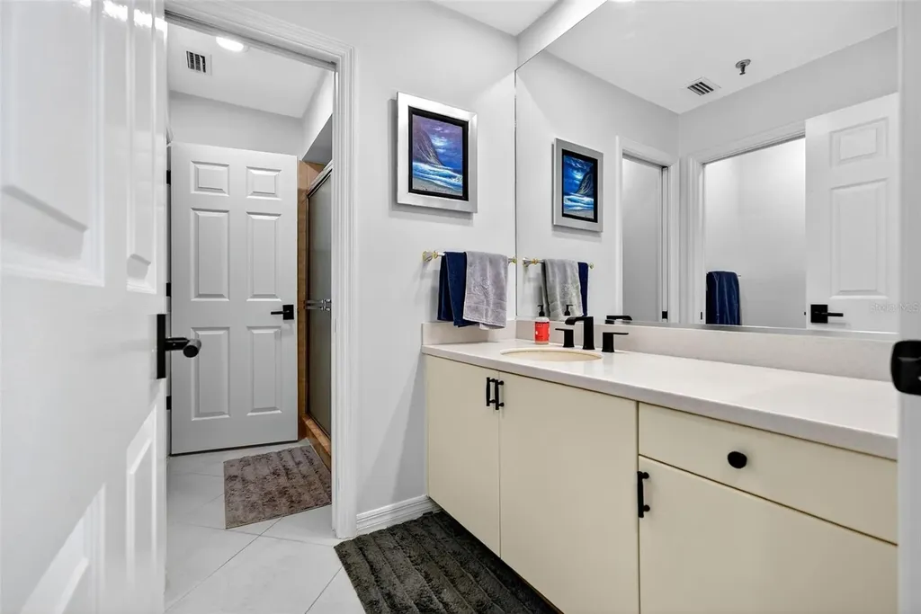 2323 Harbour Oaks Drive Longboat Key FL 34228