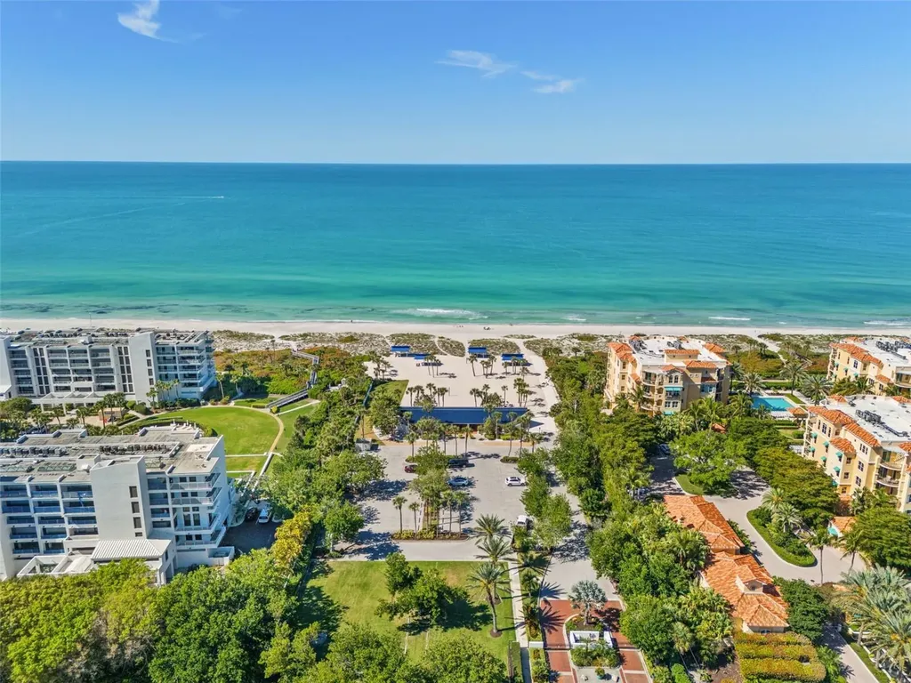 2323 Harbour Oaks Drive Longboat Key FL 34228