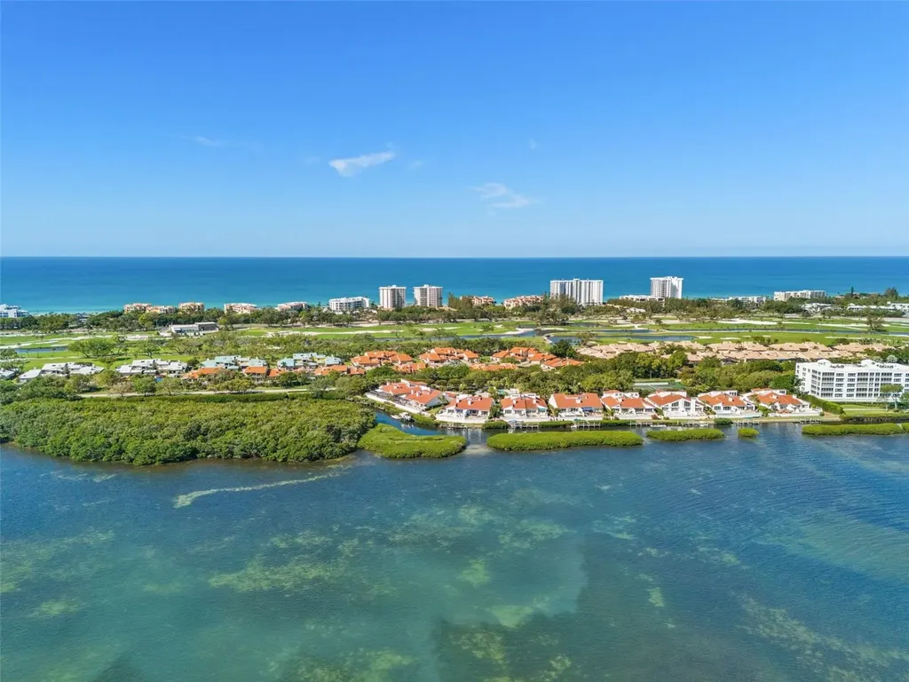 2323 Harbour Oaks Drive Longboat Key FL 34228