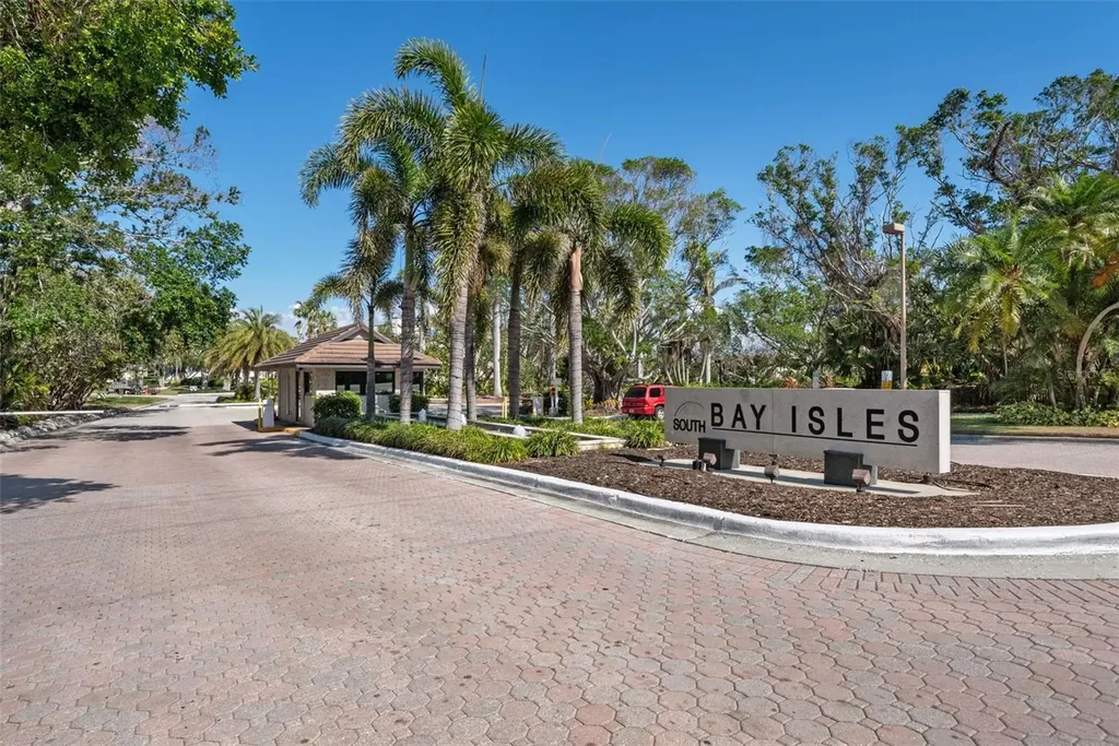 2323 Harbour Oaks Drive Longboat Key FL 34228