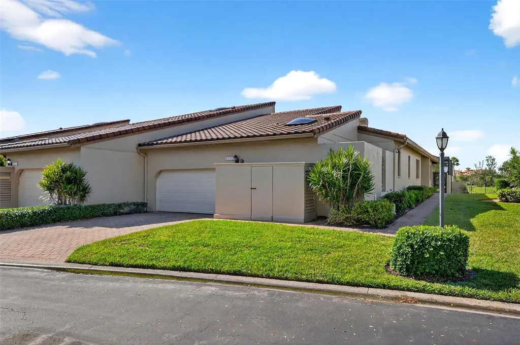 2323 Harbour Oaks Drive Longboat Key FL 34228