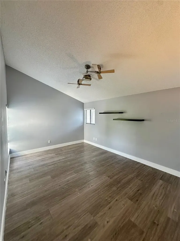 5377 Vineland Road Orlando FL 32811