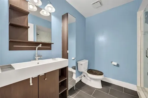 5377 Vineland Road Orlando FL 32811