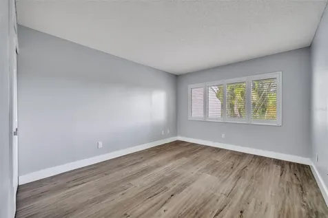 5377 Vineland Road Orlando FL 32811