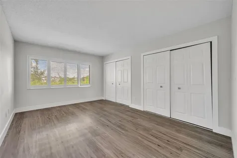 5377 Vineland Road Orlando FL 32811