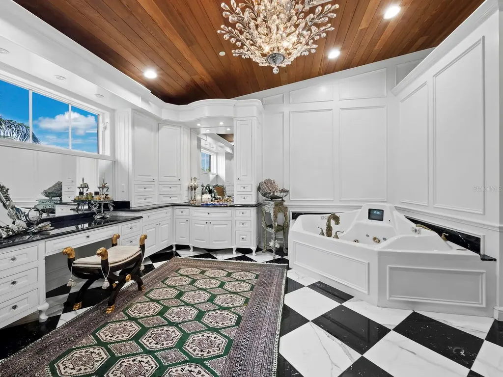 6685 Gulf Of Mexico Drive Longboat Key FL 34228