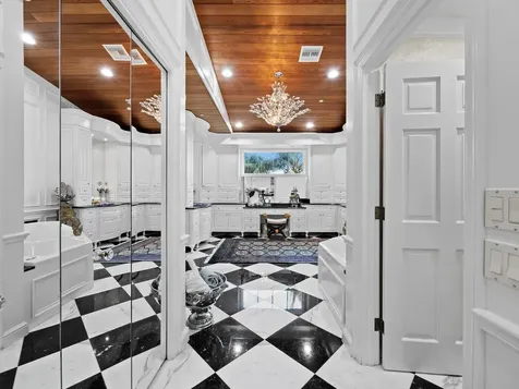 6685 Gulf Of Mexico Drive Longboat Key FL 34228