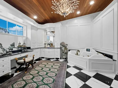 6685 Gulf Of Mexico Drive Longboat Key FL 34228