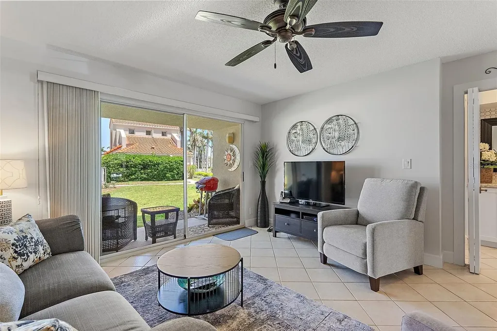 6100 Bahia Del Mar Circle St Petersburg FL 33715