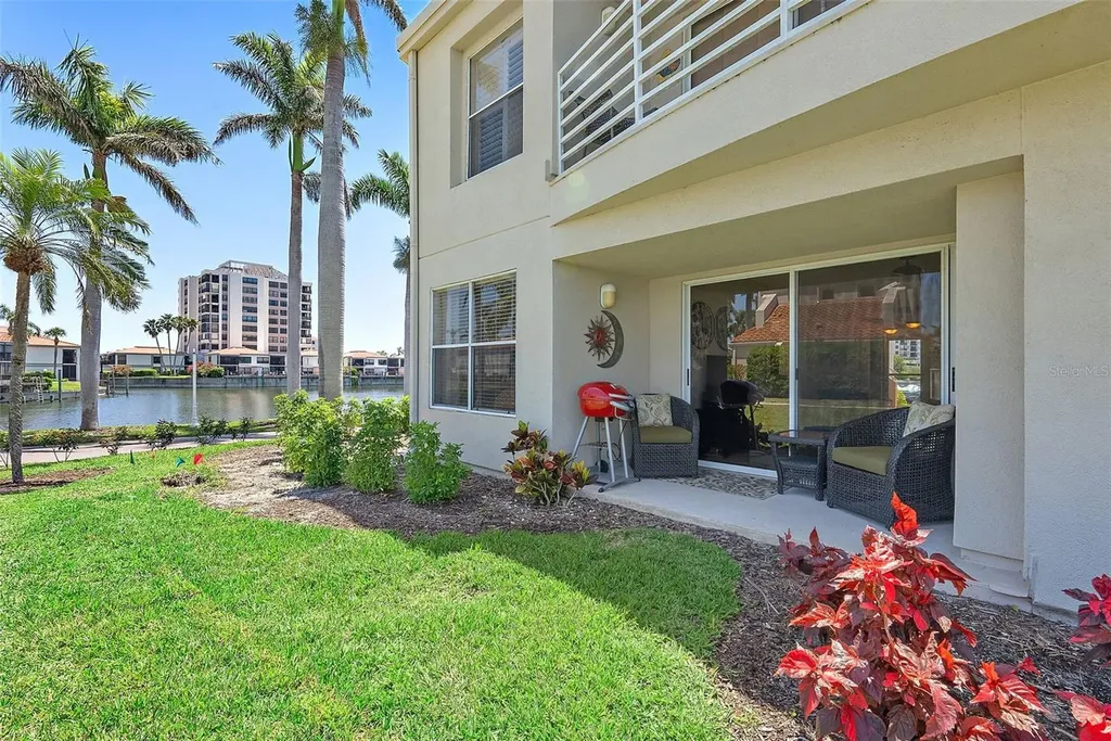 6100 Bahia Del Mar Circle St Petersburg FL 33715