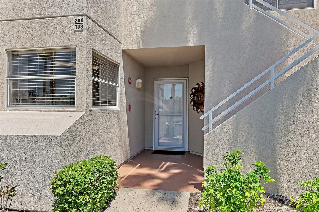 6100 Bahia Del Mar Circle St Petersburg FL 33715