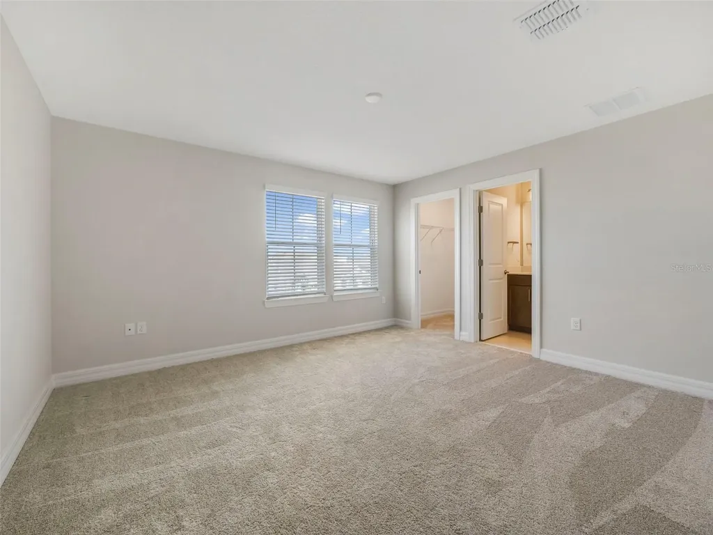 15319 Soaring Bluff Drive Montverde FL 34756