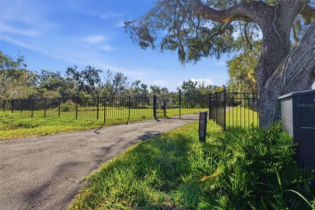 2506 Hawk Griffin Road Plant City FL 33565