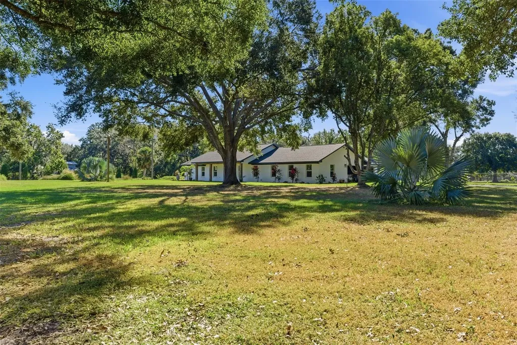 2506 Hawk Griffin Road Plant City FL 33565