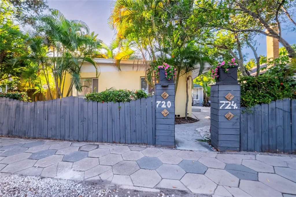 720 - 724 7th Street N St Petersburg FL 33701