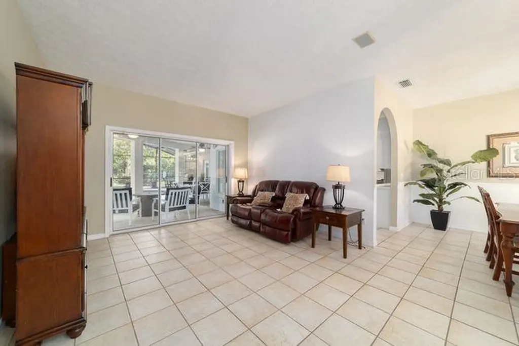 4893 SW 4th Circle Ocala FL 34471