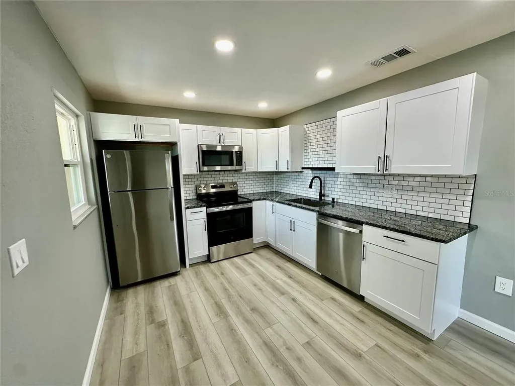 460 Base Avenue Venice FL 34285