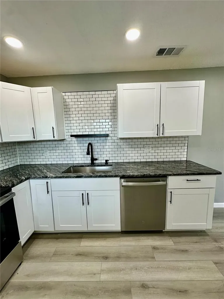 460 Base Avenue Venice FL 34285