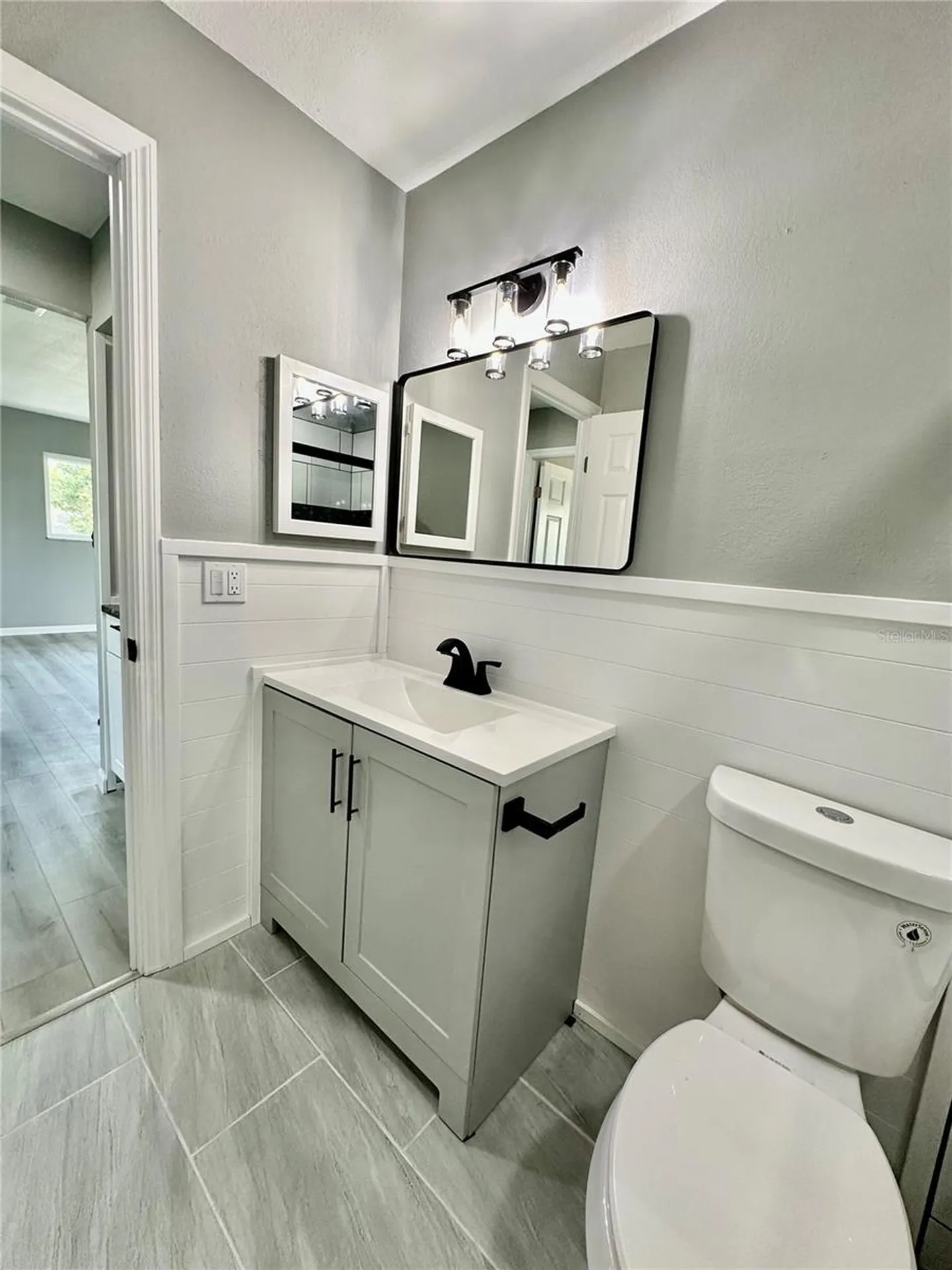 460 Base Avenue Venice FL 34285