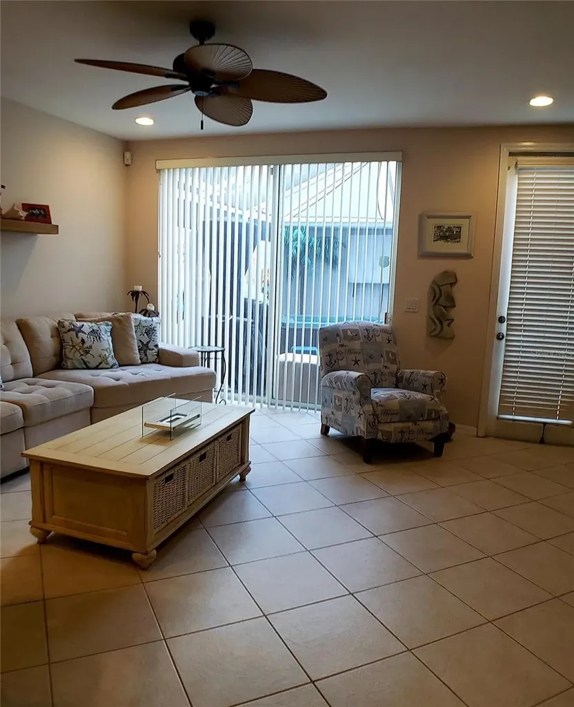 5662 Whitehead Street Bradenton FL 34203