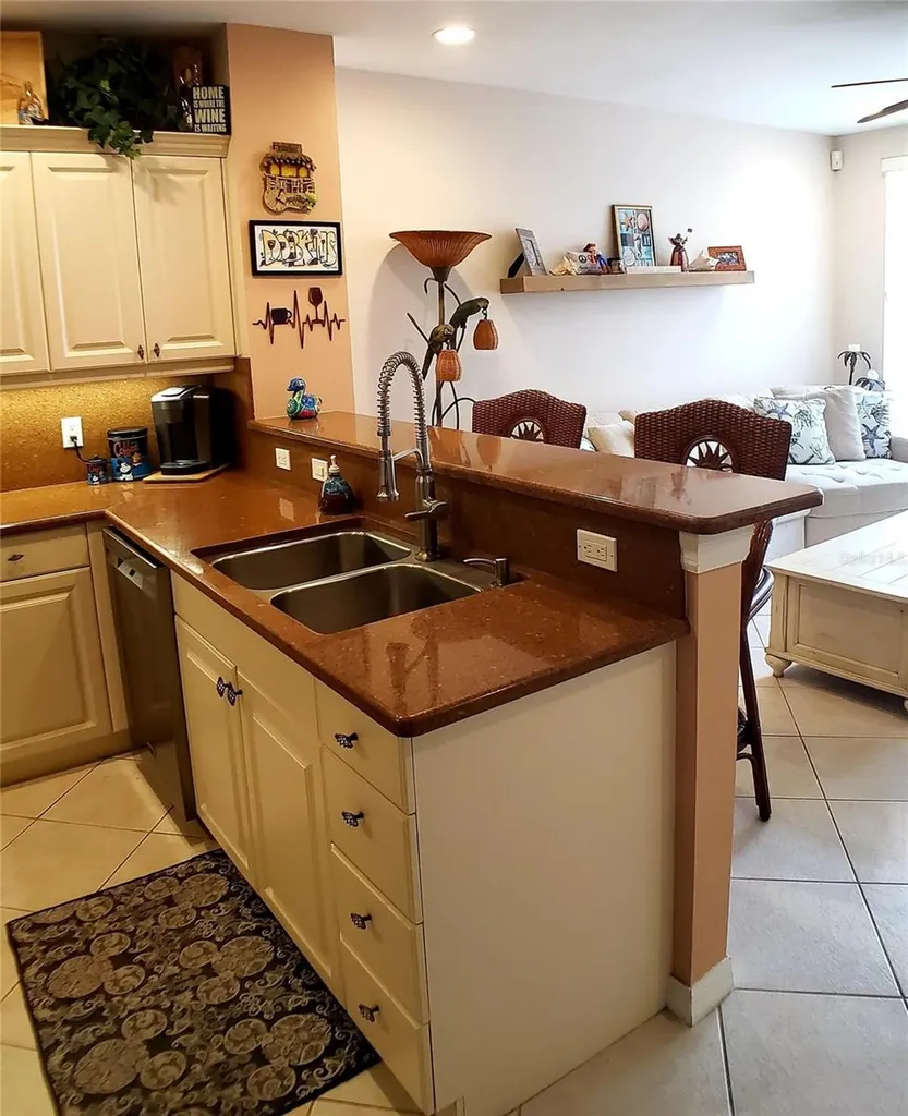 5662 Whitehead Street Bradenton FL 34203