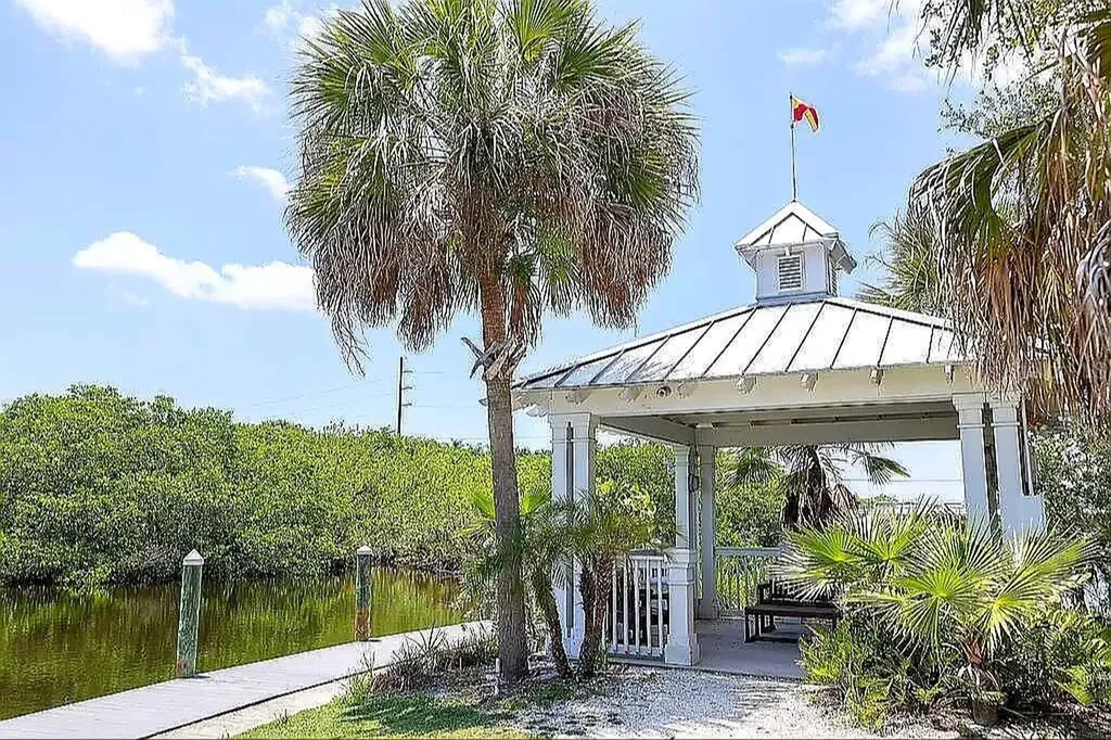 5662 Whitehead Street Bradenton FL 34203