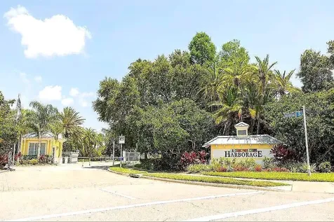 5662 Whitehead Street Bradenton FL 34203
