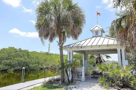 5662 Whitehead Street Bradenton FL 34203