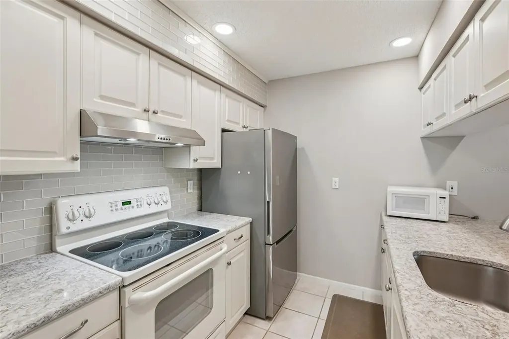 5755 Avista Drive Sarasota FL 34243