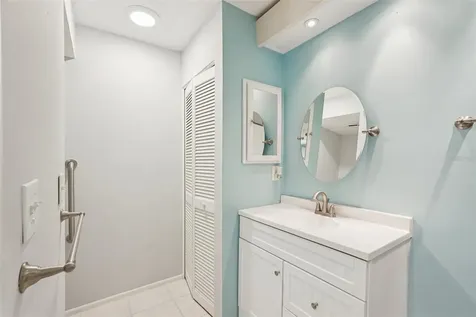 5755 Avista Drive Sarasota FL 34243