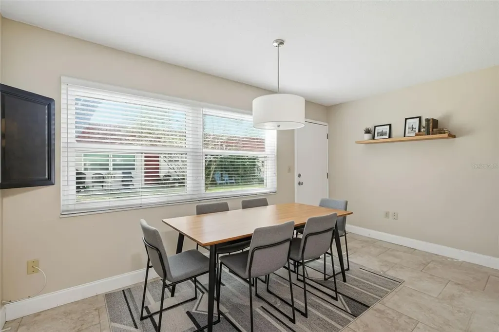 5865 37th Avenue N St Petersburg FL 33710