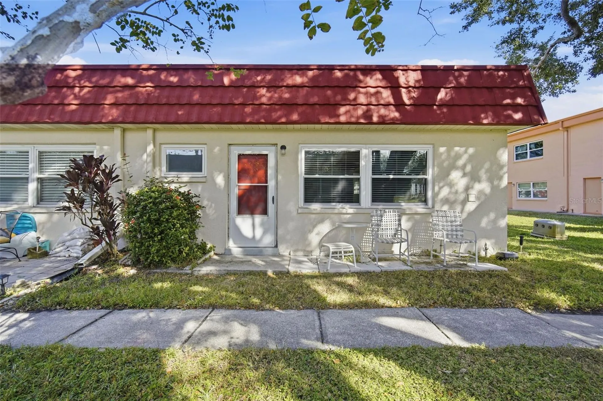 5865 37th Avenue N St Petersburg FL 33710