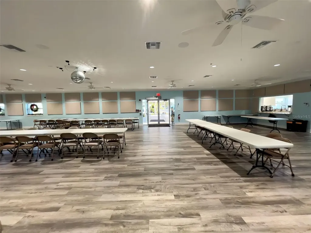 16 N Botany Bay Circle Englewood FL 34223