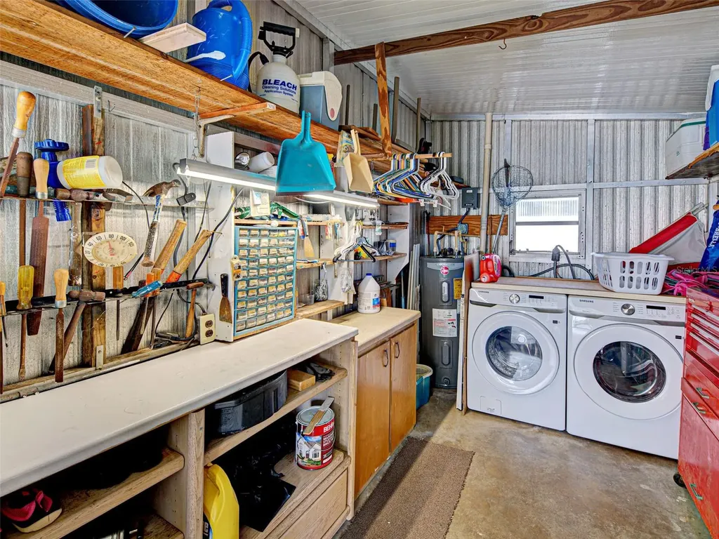 16 N Botany Bay Circle Englewood FL 34223