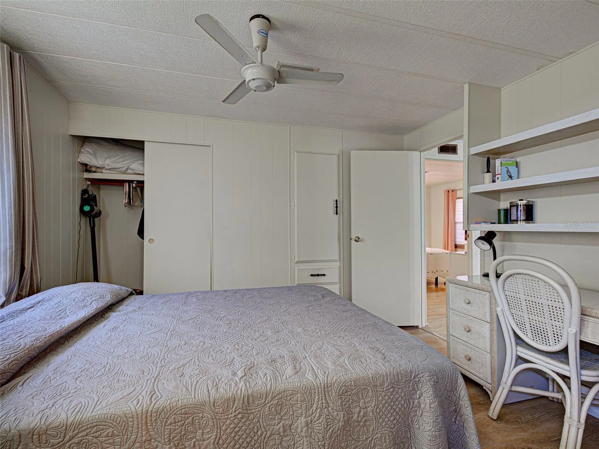 16 N Botany Bay Circle Englewood FL 34223