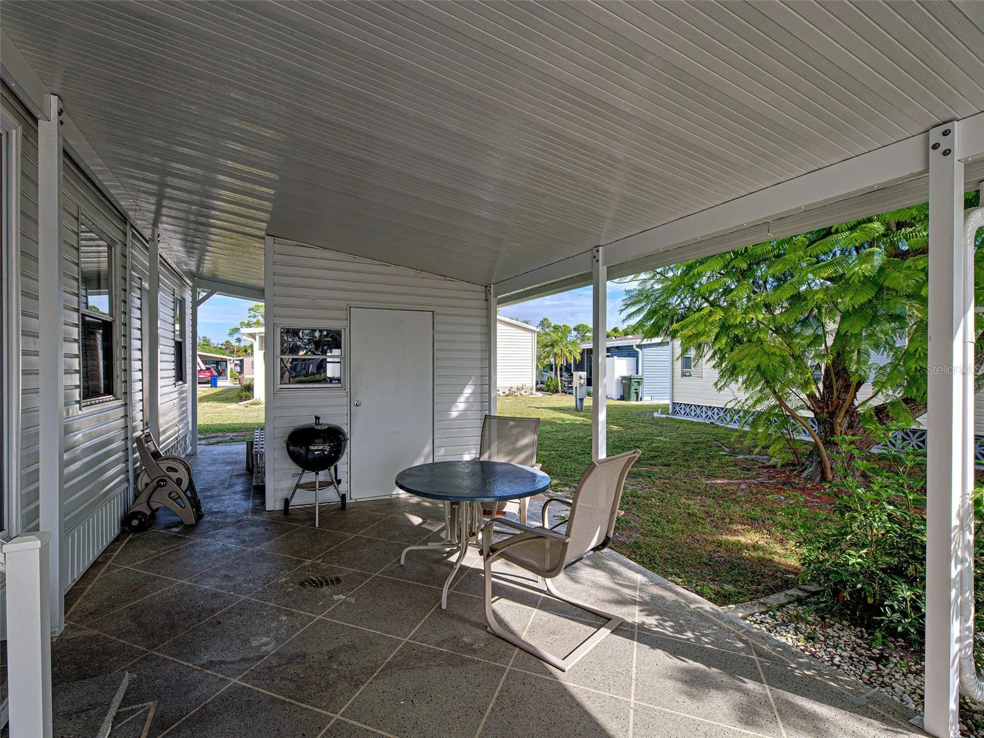 16 N Botany Bay Circle Englewood FL 34223