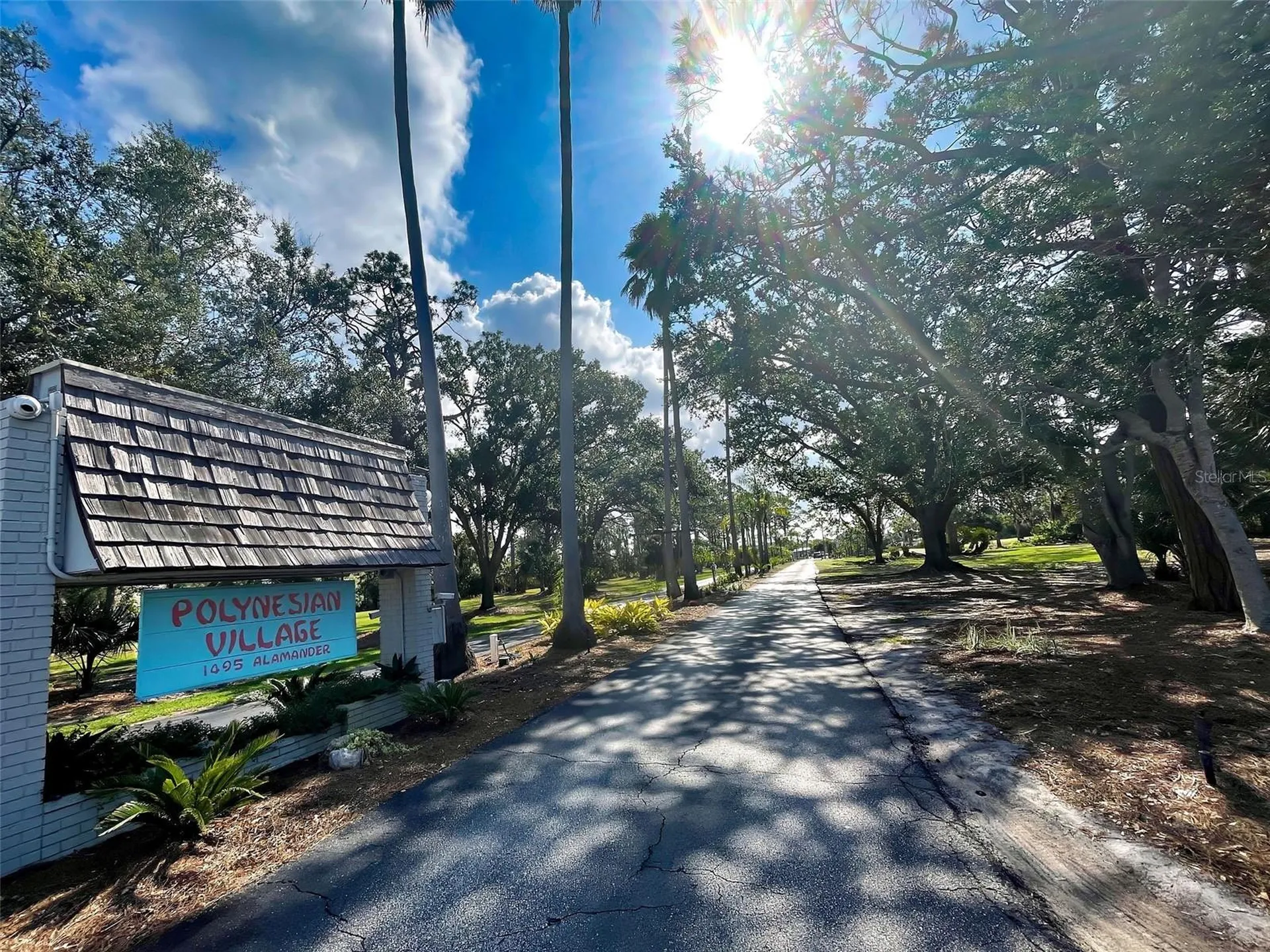 16 N Botany Bay Circle Englewood FL 34223